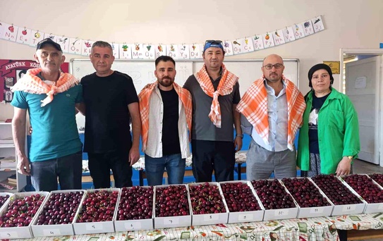 4. Kiraz Festivali Gördes'te Renkli Görüntülere Sahne Oldu