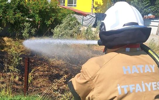 Hatay'da Bahçede Yangın Kontrol Altına Alındı