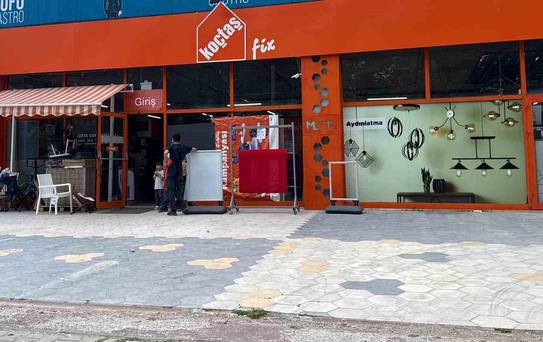 Muğla'da Koçtaş Mağazasına Taşlı Saldırı
