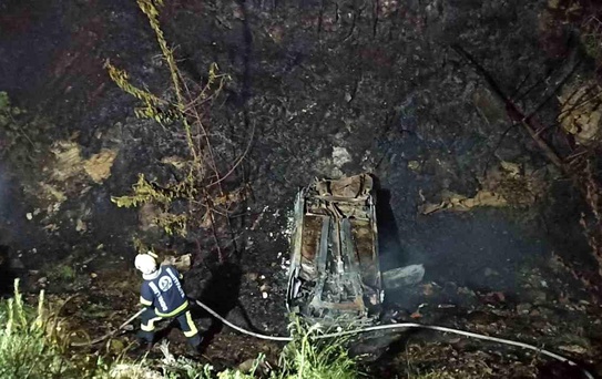 Denizli'de Trafik Kazası: Araç Yangın Çıkardı