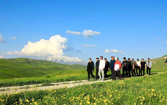 Vali Karakaya, Sütey Yaylası'nda doğa yürüyüşü yaptı