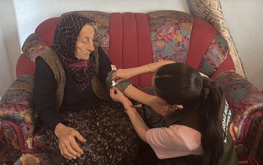 Emirdağ'da Yaşlılar İçin Telsiz Desteği