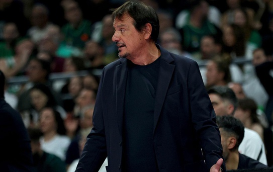 Ergin Ataman, Türkiye'ye hakaret eden Olympiakos taraftarına hadlerini bildirdi