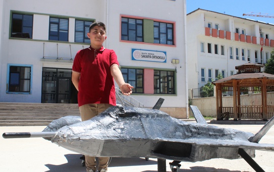Öğrenciler Atık Malzemelerle Uçak Maketleri Yaptı