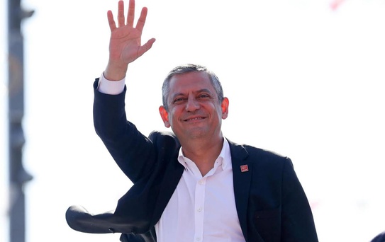 Özgür Özel ve ekibi rotayı Genç Parti'ye çevirdi iddiası siyaset kulislerini karıştırdı