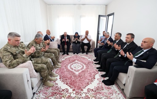 Bakan Güler, Şehit Emre Güngör’ün Ailesini Ziyaret Etti