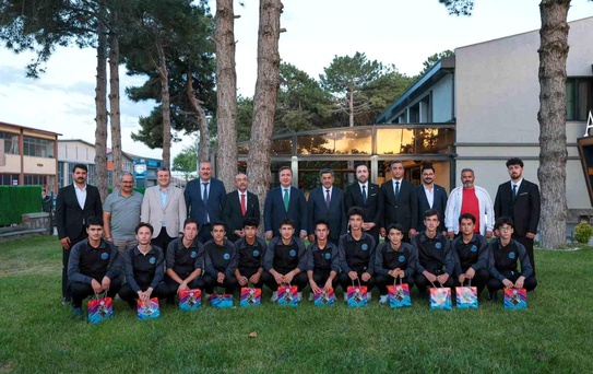 Erzincan Fen Lisesi Futbol Takımı Türkiye finalleri yolunda