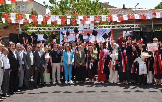 Amasya'da Mezuniyet Töreni Coşkuyla Gerçekleşti