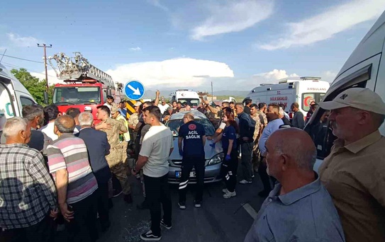 Muradiye'de Trafik Kazası: 5 Yaralı