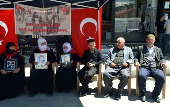 Muş'ta Aileler Evlat Nöbeti Tutuyor