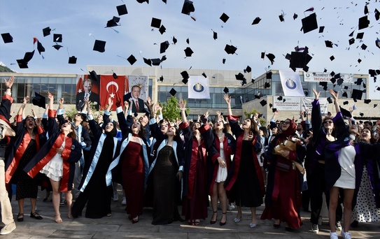 ODÜ Mezuniyet Töreni Coşkuyla Gerçekleşti
