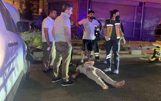 Çorlu'da Kaza: Araç Aydınlatma Direğine Çarptı