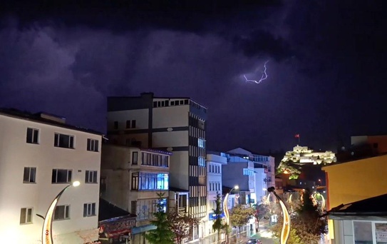 Kars'ta Gecenin Şimşek Şöleni