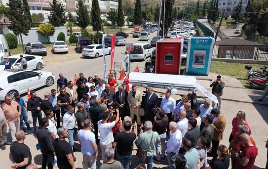 Hastaların 300 metrelik zorlu yoluna İskenderun Belediyesi'nden ring araçlı çözüm
