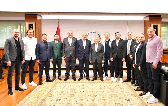 Kayserispor yönetiminden Başkan Büyükkılıç'a ziyaret