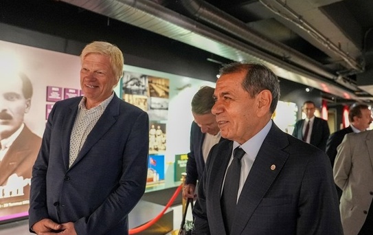 Oliver Kahn Galatasaray'ı Ziyaret Etti
