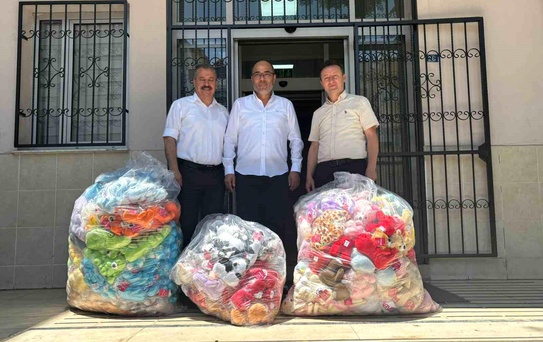 Bülent Daşkan'dan Çocuklara Oyuncak Bağışı