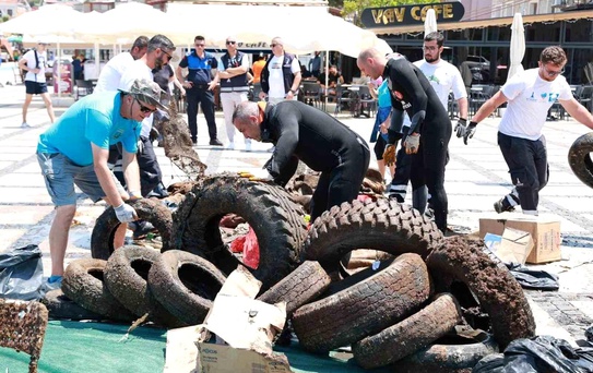 Yeni Foça'da denizden çıkanlar şaşırttı