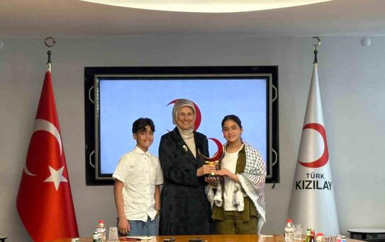 Kızılay'dan Gazzeli Renad'a Ödül