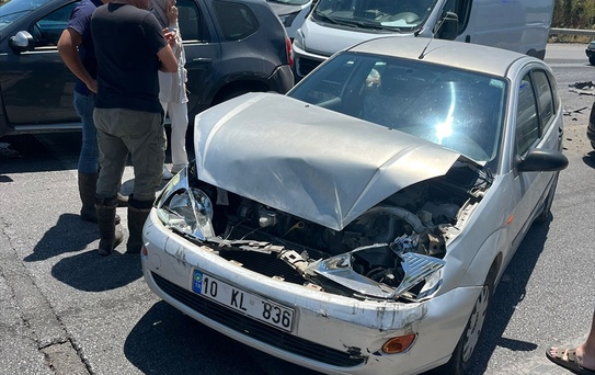 Susurluk'ta Zincirleme Trafik Kazası: 2 Yaralı