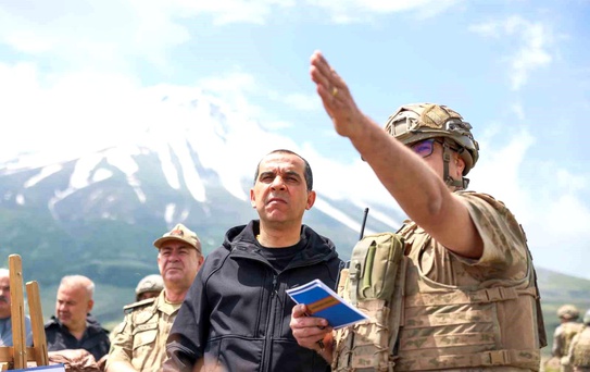 Vali Taşolar'dan Ağrı Dağı Ziyareti