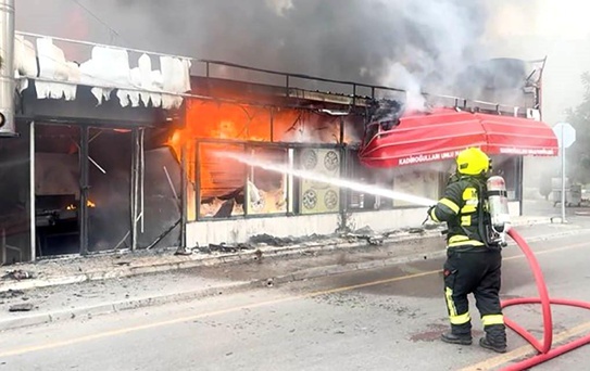 Mersin'de ekmek fırınında yangın