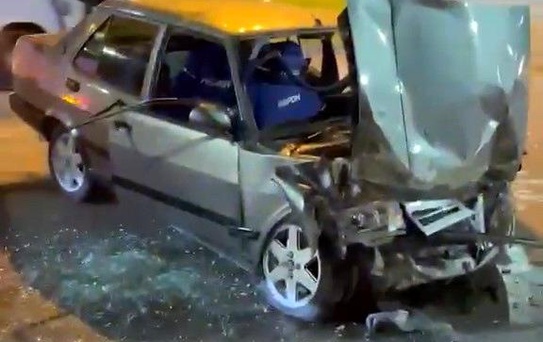 Niğde-Bor Yolunda Trafik Kazası: 4 Yaralı