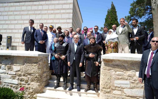 TBMM Başkanı Kurtulmuş, Gazi Süleyman Paşa Türbesi'ni ziyaret etti