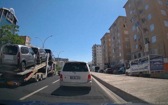 Diyarbakır'da TIR Kazasından Son Anda Kurtuluş