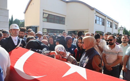 KADES İhbarında Şehit Olan Polis Memuru Tayfun Baş Son Yolculuğuna Uğurlandı