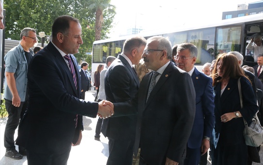 Okul Saldırıları Araştırılıyor