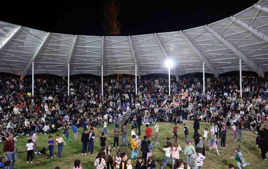 Tortum Şelalesi Festivali'nde renkli ve coşkulu anlar yaşandı