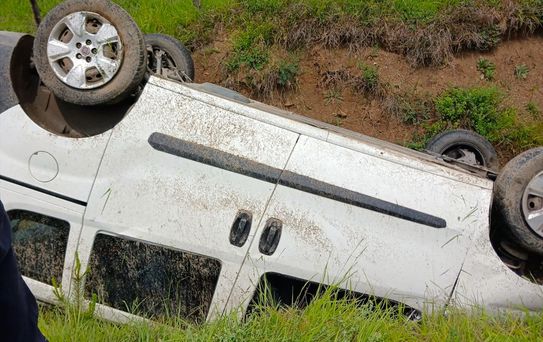 Taşova'da Araç Devrildi: 3 Yaralı