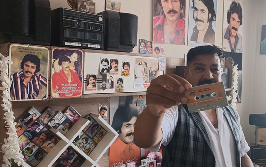 Ferdi Tayfur'a Aşk: Bayram Önek'in Koleksiyonu