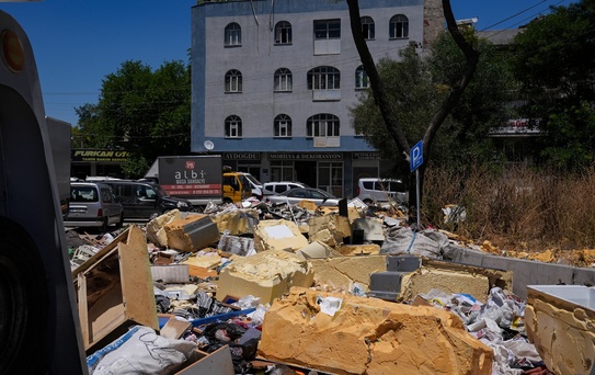 Karabağlar'da Atık Sorunu Artıyor