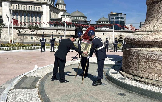 Jandarma'nın 187. yılında anıta çelenk