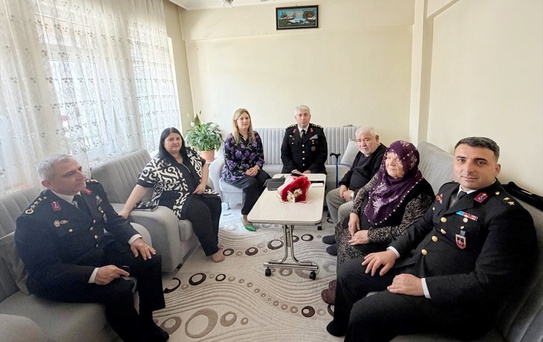 Komutan Yıldırım'dan şehit aileleri ve gazilere ziyaret