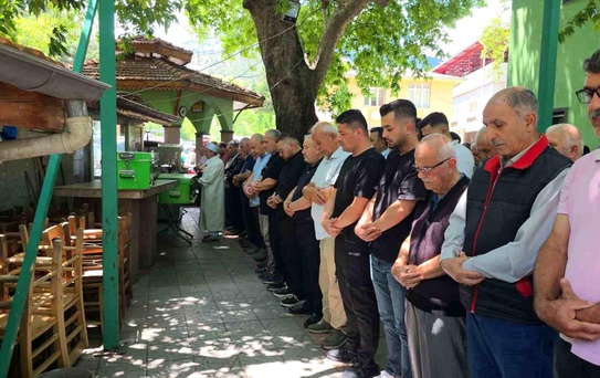 Antalya'da Cinayet: Baba ve Kızı Defnedildi
