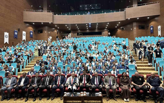 Uşak Üniversitesi mezunlarını mesleki yaşama uğurladı