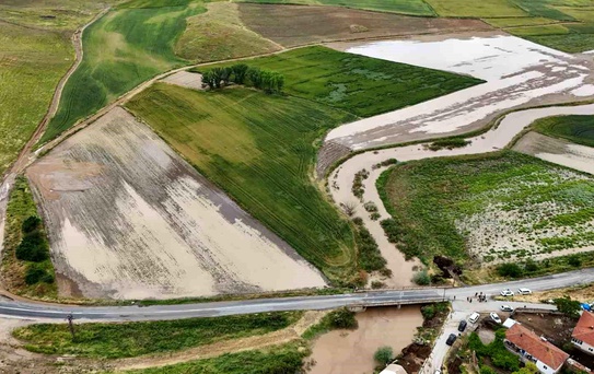 Yozgat'ta Dolu ve Sel Tarım Arazilerini Vurdu