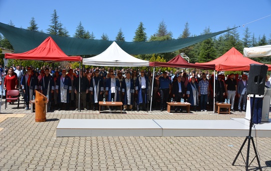 Uşak Üniversitesi'nde Mezuniyet Sevinci