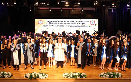 BEÜ Eczacılık Fakültesi Mezuniyet Coşkusu