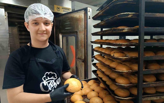 Edirne'de Öğrenciler Ekmeğini Üretiyor