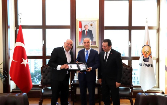 Gazeteci Bakırcı'dan Ala'ya sürpriz fotoğraf hediyesi