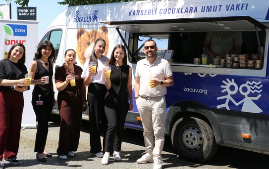 Özen Grup, KAÇUV Umut Kafe’yi Onur Market Genel Müdürlük Binasında ağırladı