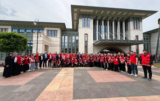 Mustafa Canbaz'a 'Yılın Gönüllüsü' Ödülü