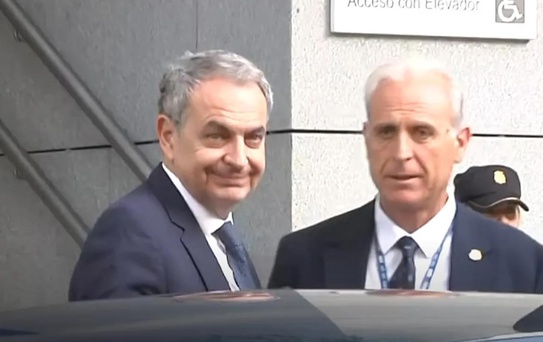 Zapatero tarihte ilk kez sanık olarak ifade verdi