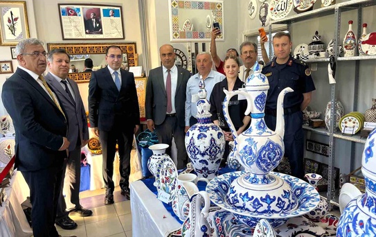 Kütahya Tavşanlı'da Halk Eğitim kursiyerlerinden görkemli yıl sonu sergisi