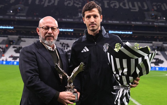 Beşiktaş'ta ayrılık! Salih Uçan yıldızlaştığı yere geri dönüyor