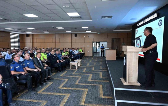Emniyet Müdürü Arıbaş, Bafra'da toplu taşıma sektörü temsilcileri ile toplantı yaptı